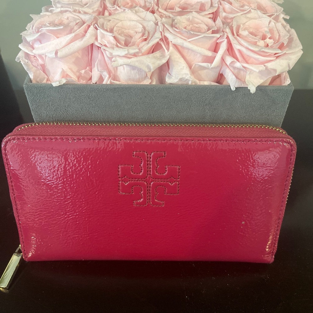 Pink Tory Burch wallet